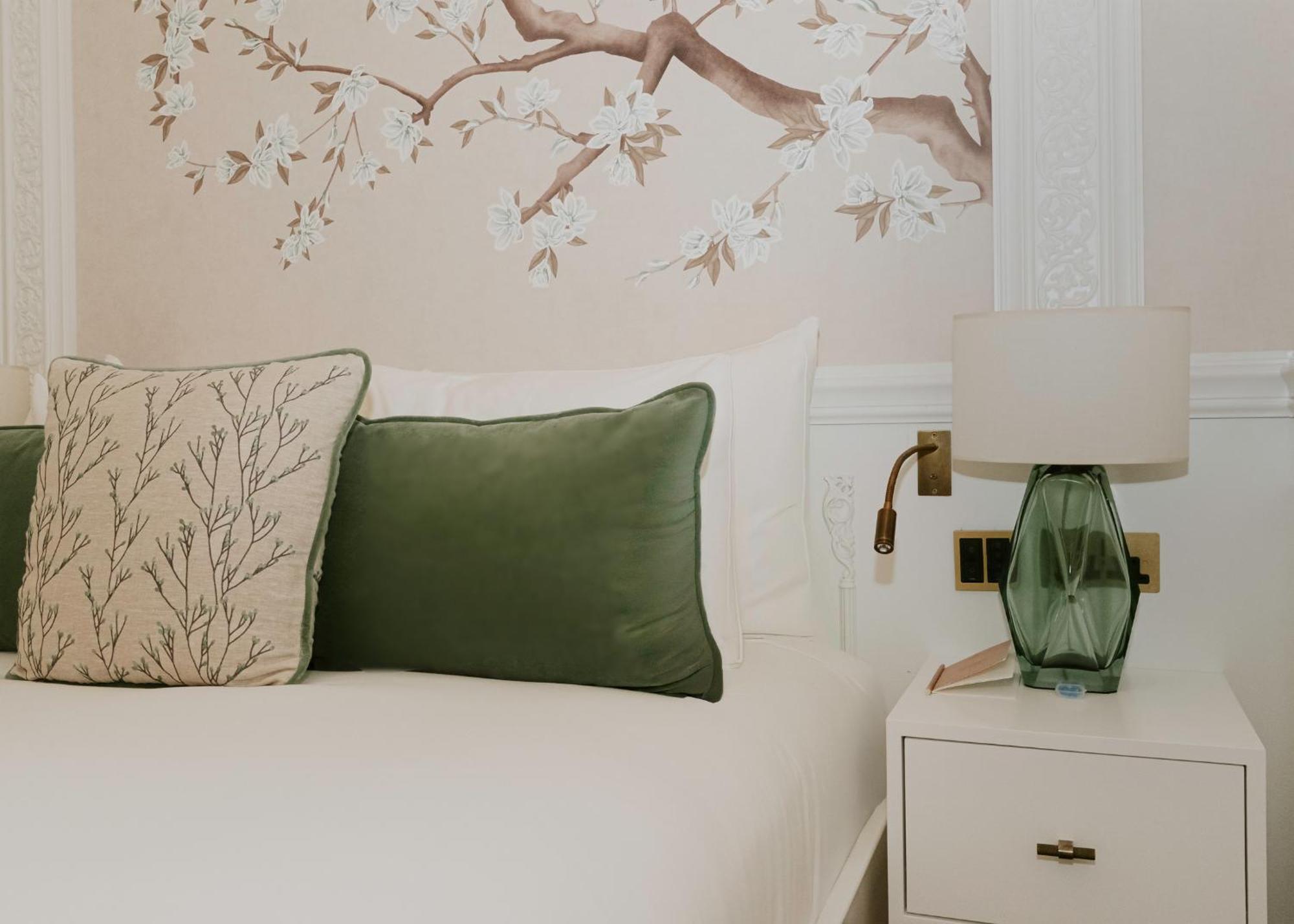 2 Chesham Hotel Londra Dış mekan fotoğraf